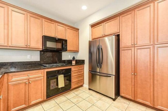 Building Photo - NICE TWO STORY HOME IN WEST ROSEVILLE!