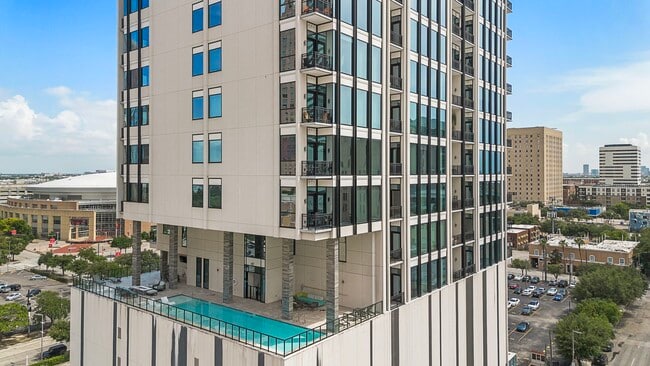 Building Photo - 1211 Caroline St