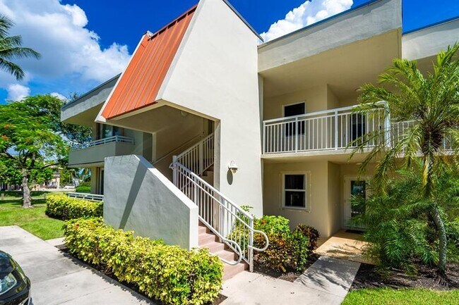 Primary Photo - 3175 NE 48th Ct