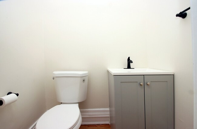 Building Photo - 62 Whitney St