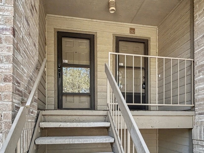 Building Photo - 12446 Starcrest Dr