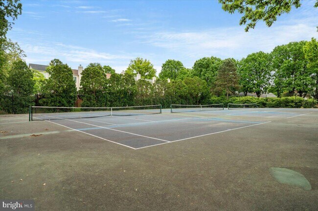 Building Photo - 6562 Sand Wedge Ct