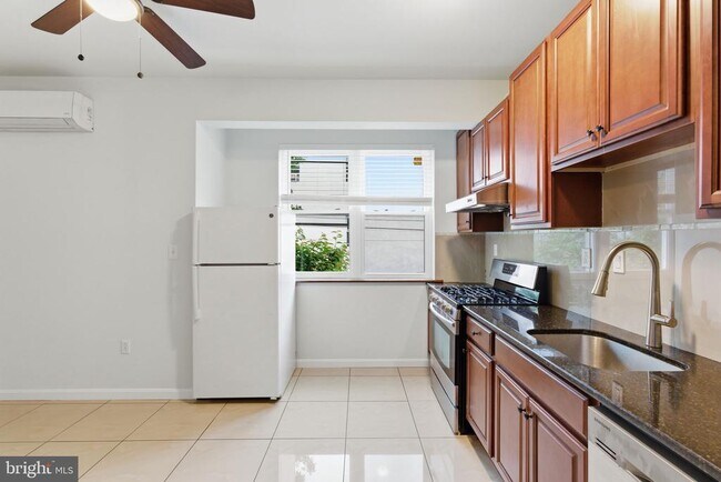 Building Photo - 1926 S 7th St