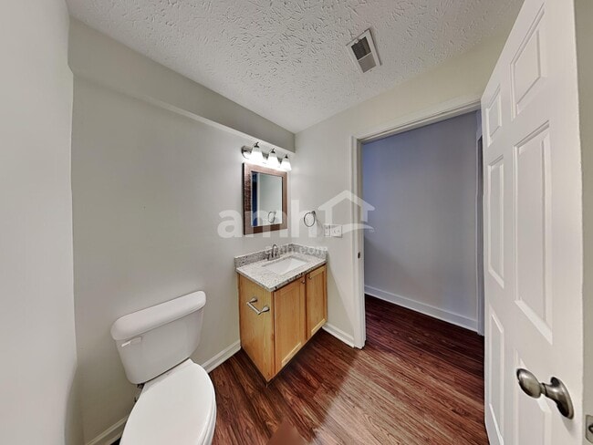 Building Photo - 257 Bannock Dr