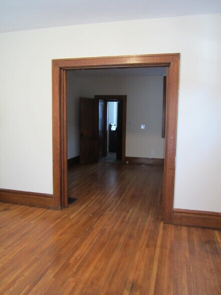 Building Photo - 2444 Deming Ave