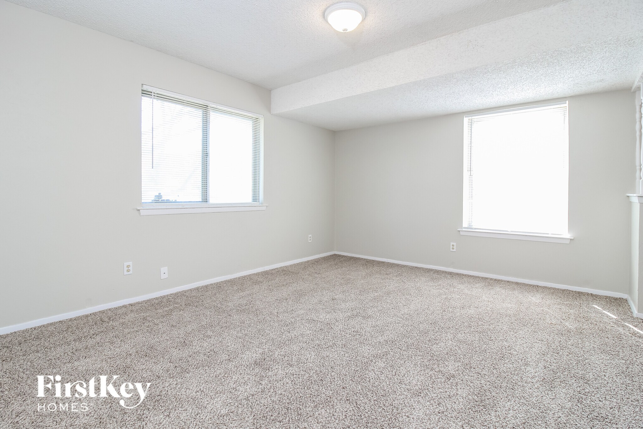 Building Photo - 502 Oak Ridge Pl