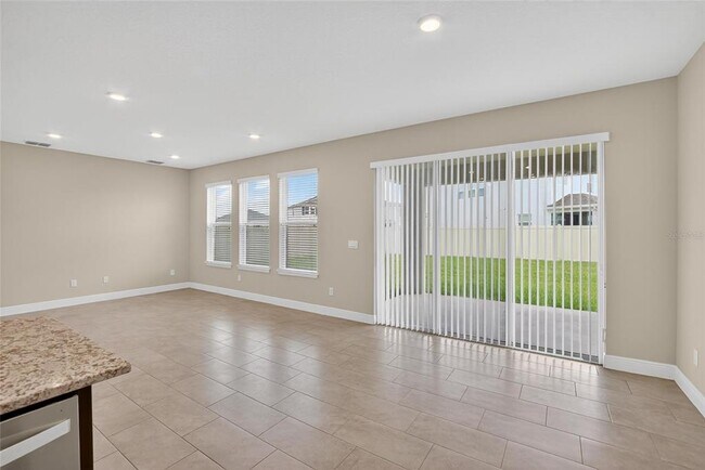 Building Photo - 2546 Warren Acrs Blvd