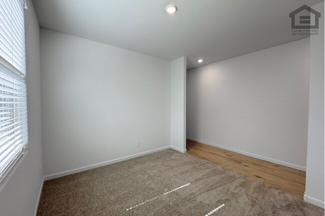 Building Photo - 18236 Avenida del Sol W