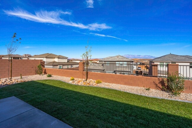 Building Photo - 4 bedroom 2 Bath Home in Desert Edge Cove - RV parking!