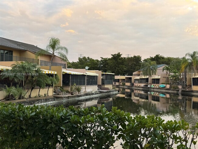 Building Photo - 16005 Kingsmoor Way