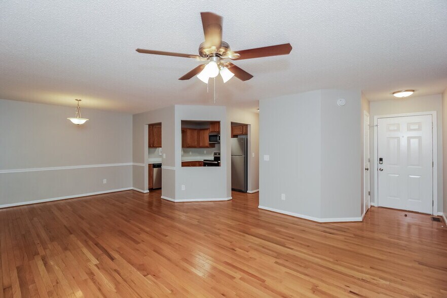 Building Photo - 426 Ivy Crest Dr