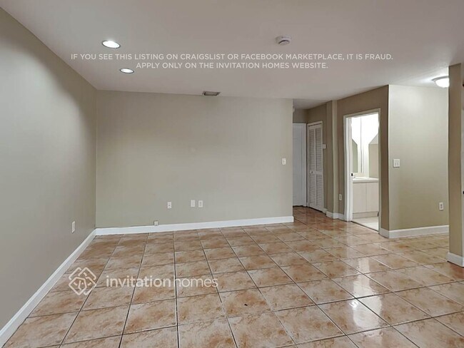 Building Photo - 1121 NW 129th Pl