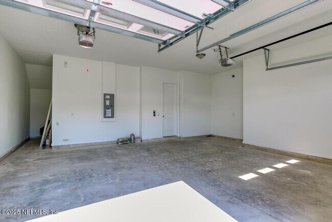 Building Photo - 475 Marquesa Cir