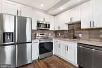 Building Photo - 1924 N Front St