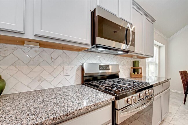 Building Photo - 1006 Warm Summer Dr