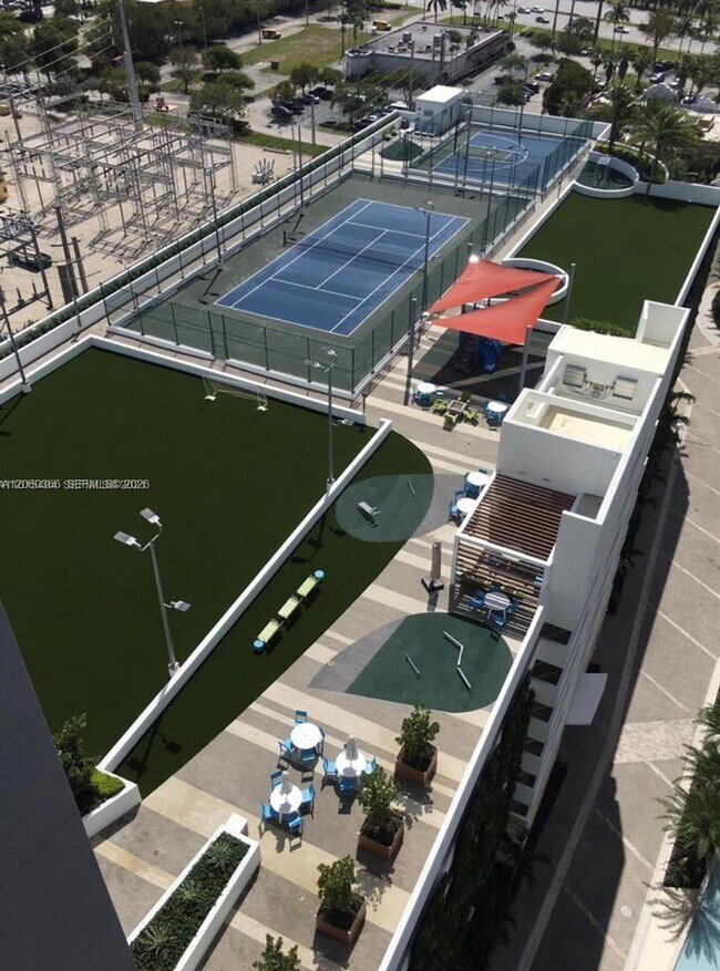 Building Photo - 16385 Biscayne Blvd