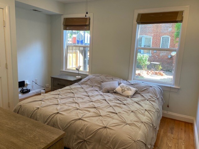 Bedroom (king bed) - 88 P St NW