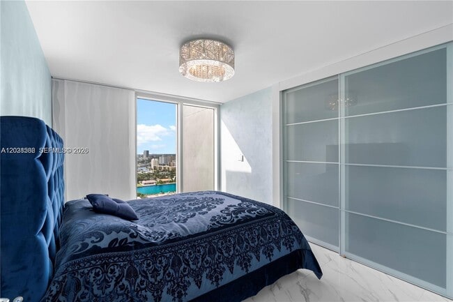 Building Photo - 2030 S Ocean Dr