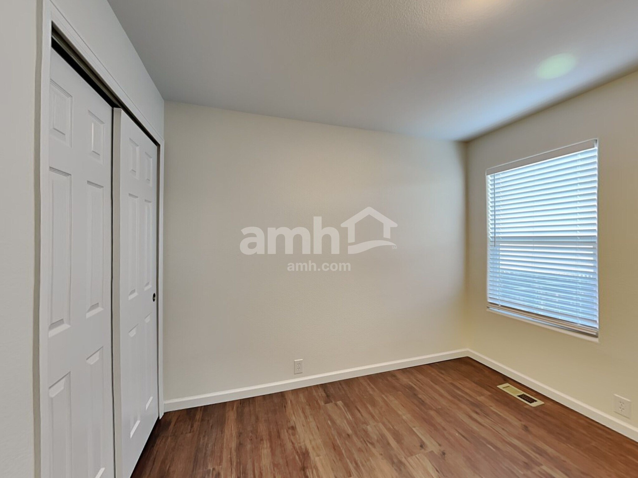 Building Photo - 8444 Sunbow Ct