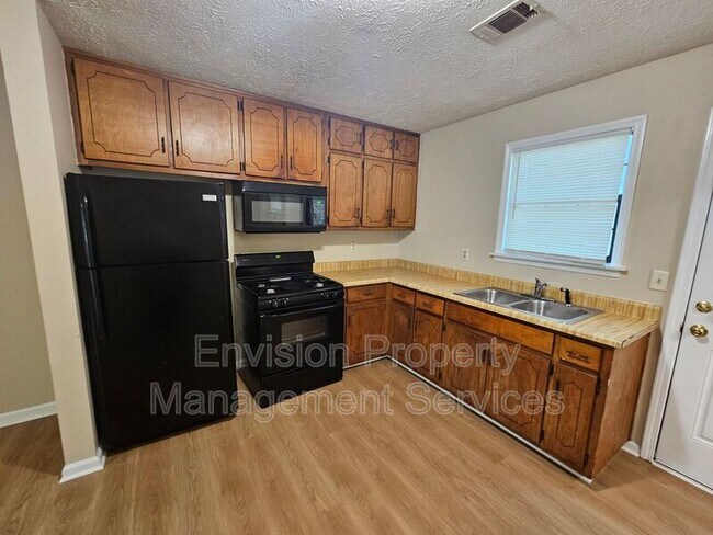 Building Photo - 111 Jay Ln