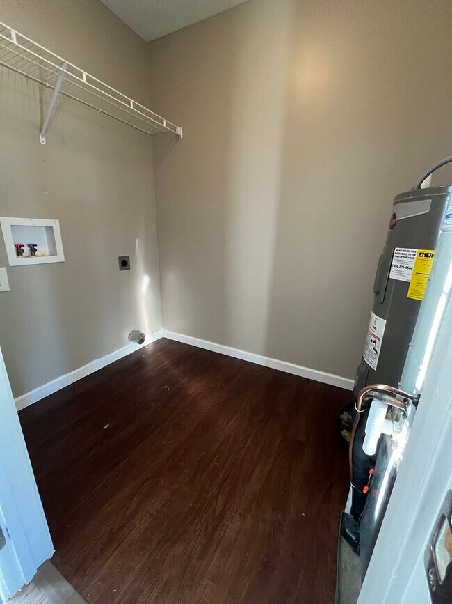 Building Photo - Single Family 2 bedroom 2 bathroom