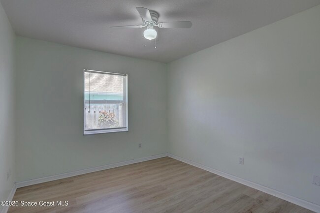 Building Photo - 243 Dickens Ave