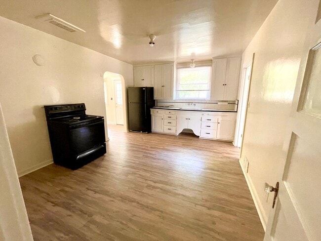 Building Photo - 3 Bedroom 1 bath home in Nevada City