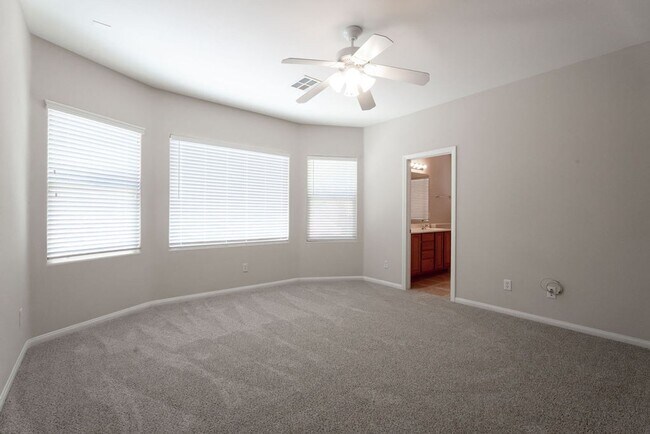 Building Photo - 4433 Weitzman Pl
