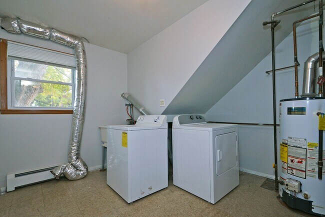 Building Photo - 2 Bed | 2 Bath W/ Garage in Heart of Colum...