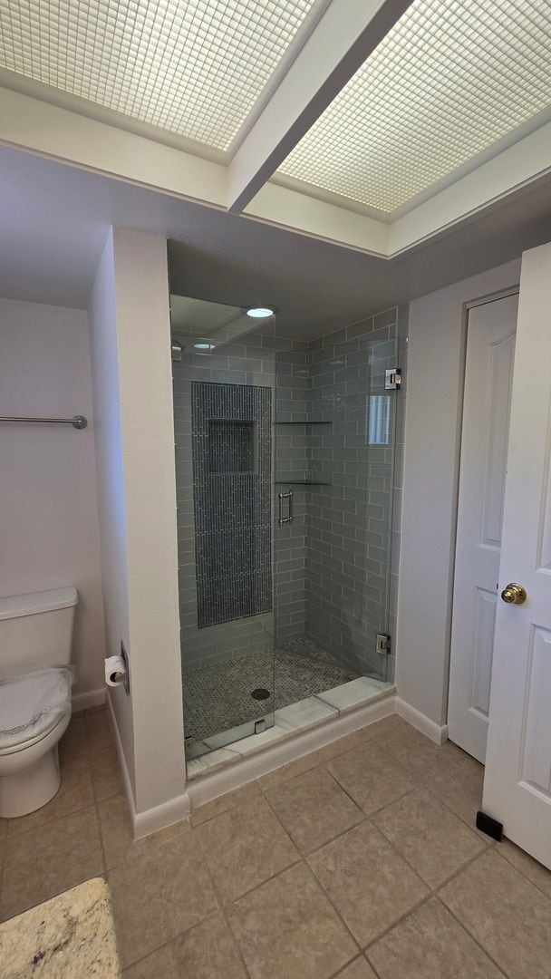Building Photo - 2 Bed 2 Bath townhome with a Den/ Office s...