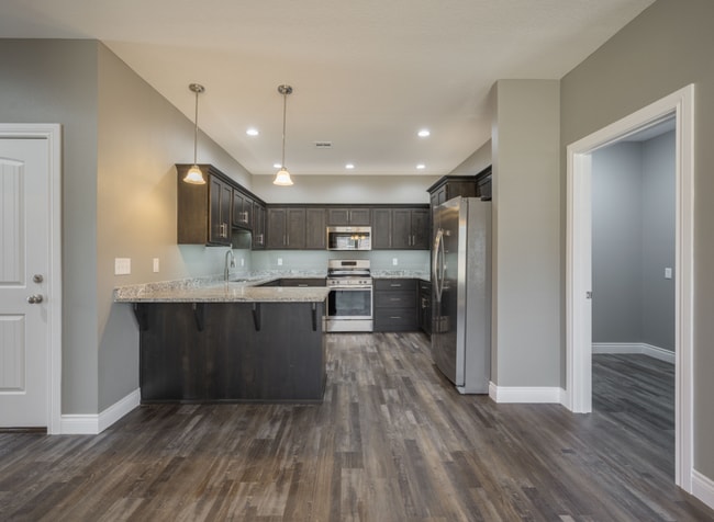 Building Photo - Brand New Neosho Unit now available for lease! $1,500 Rent/$1500 Deposit