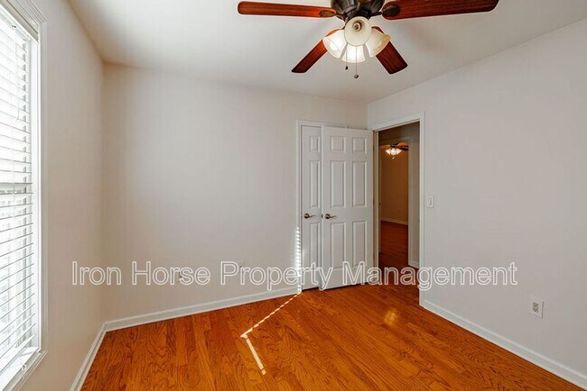 Building Photo - 160 Cedar Rock Trace