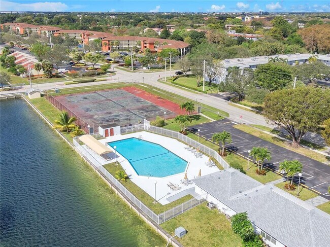 Building Photo - 8305 NW 61st St