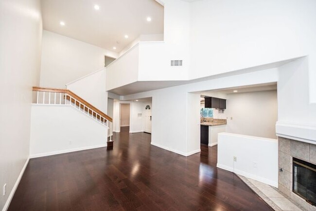 Building Photo - Anaheim Hills Beauty