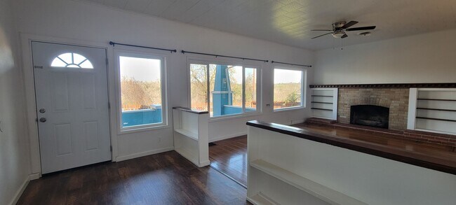 Building Photo - Enjoy The River Breeze On The Front Porch