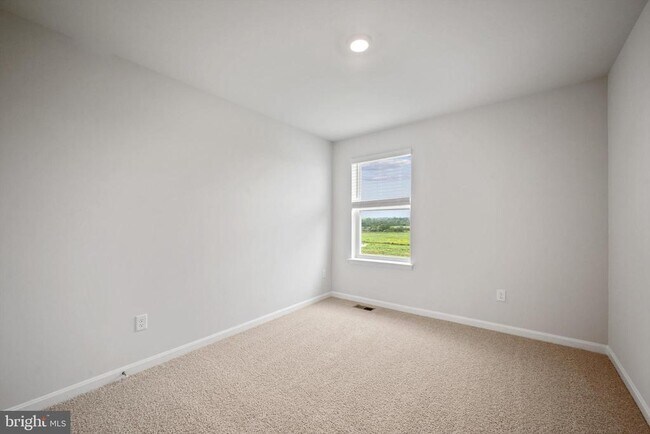 Building Photo - 116 Woodford Dr