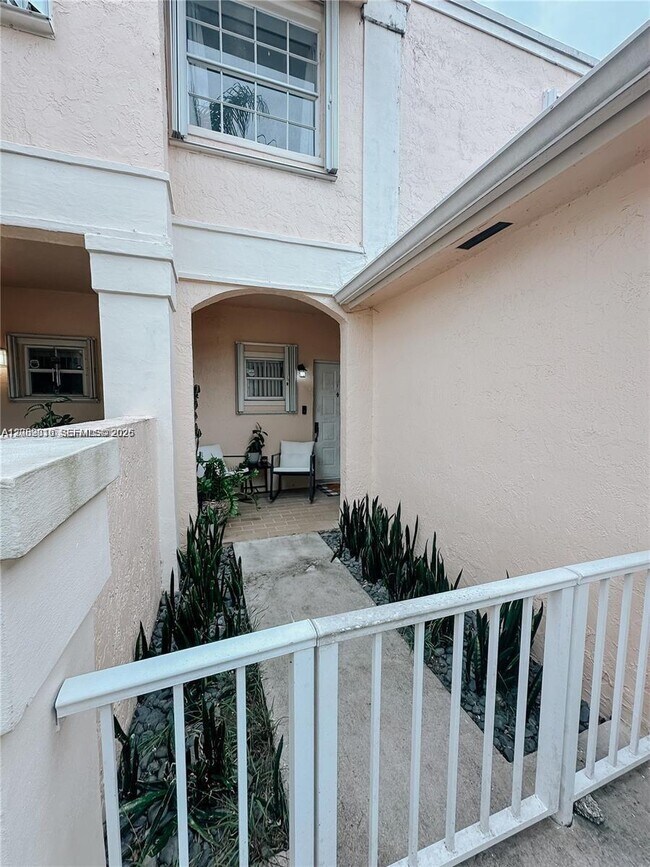 Building Photo - 11807 SW 99th Ln
