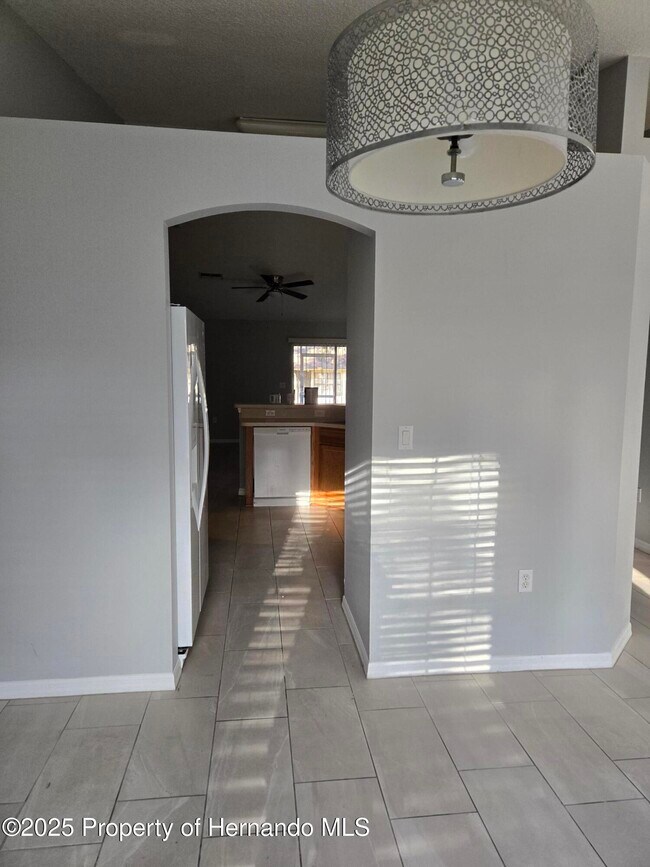 Building Photo - 1330 Clovis Ln