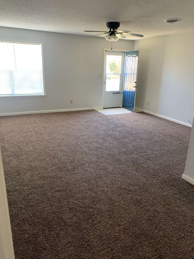 Building Photo - 523 Hutchens Rd