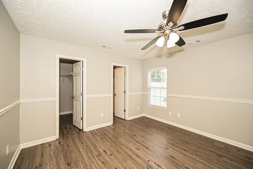 Building Photo - 4002 Deer Run Trace