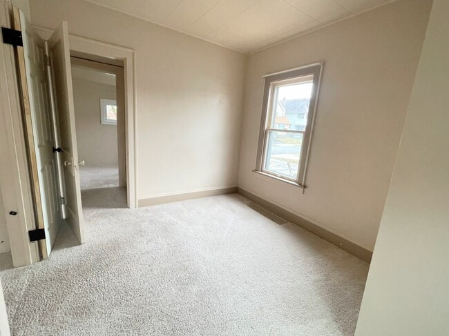 Building Photo - 10720 Edgepark Dr