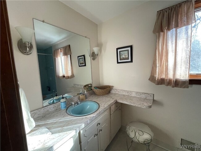 Building Photo - 1825 Winter Rd