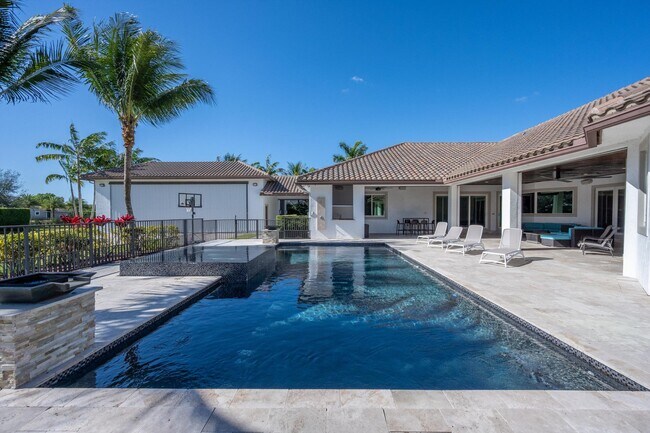 Building Photo - 15880 Barnstormer Ct