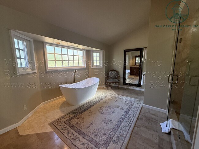 Building Photo - Spacious Five Bedroom Home in Gated High Meadow Neighborhood