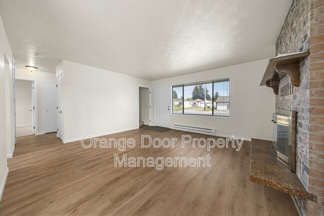 Building Photo - 834 S 72nd St