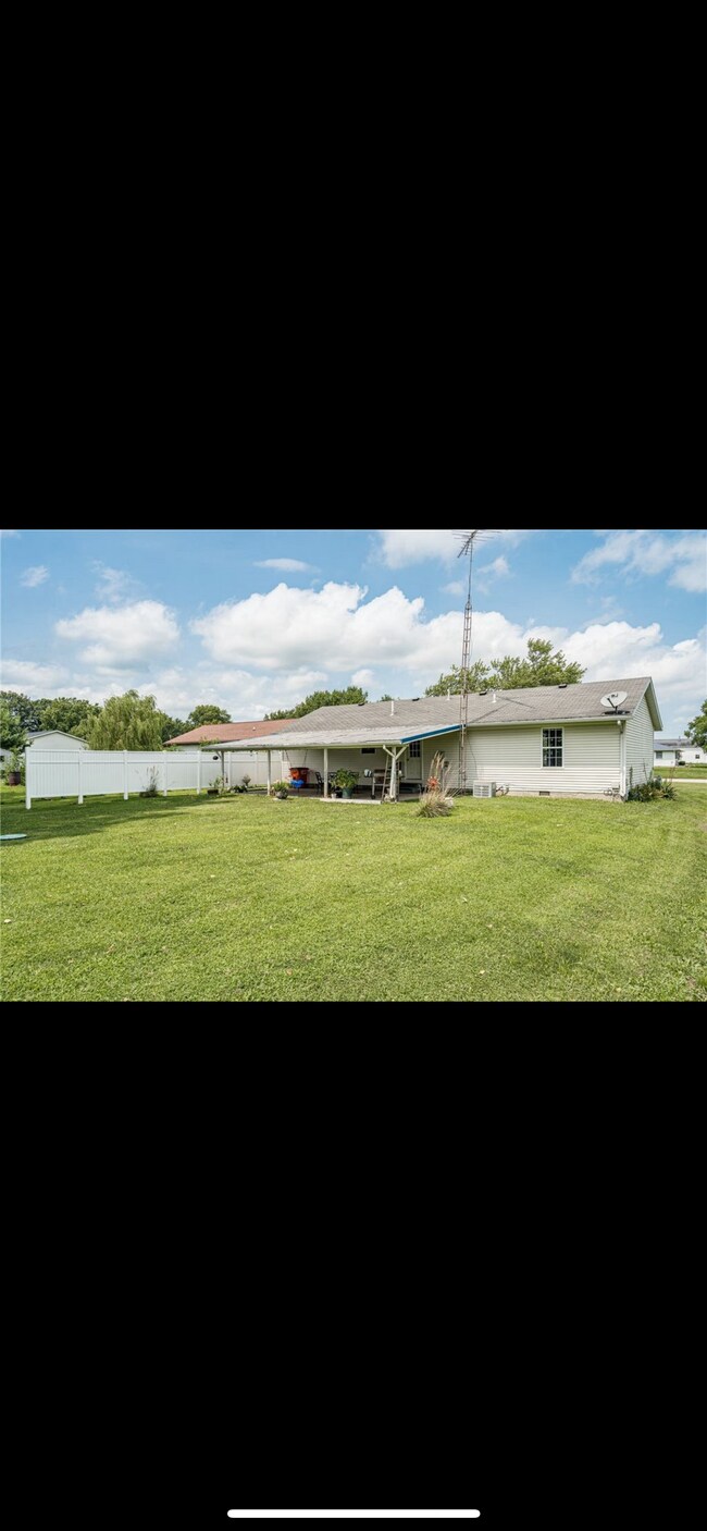 Building Photo - 14103 Southwind Dr
