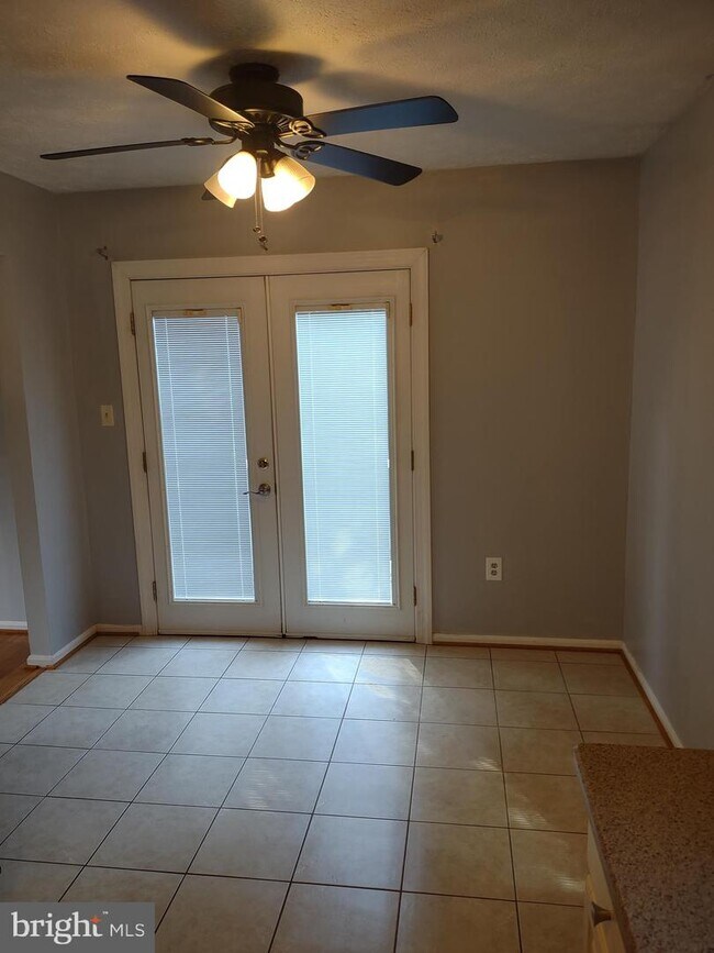 Building Photo - 351 Skyview Dr
