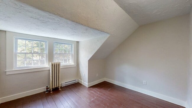 Building Photo - 54 Beeching St
