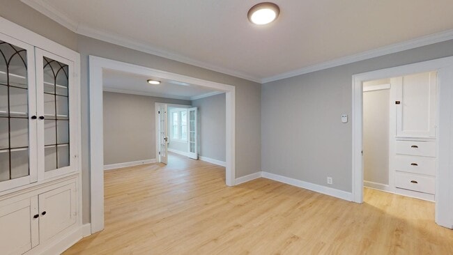 Building Photo - For August Move-In - West Blvd Area - 2 Bedroom Single Family Home
