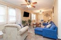 Building Photo - 1416 S Dixon Dr